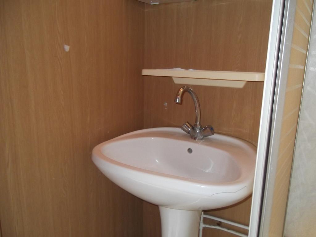 Dworek W Zieleni Варшава Екстериор снимка